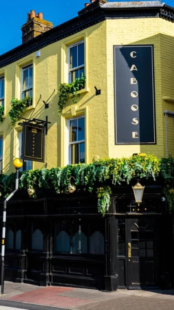 Caboose bed and breakfast at 115 South Western Road, Salisbury, the departure point for the Salisbury to Stonehenge shuttle